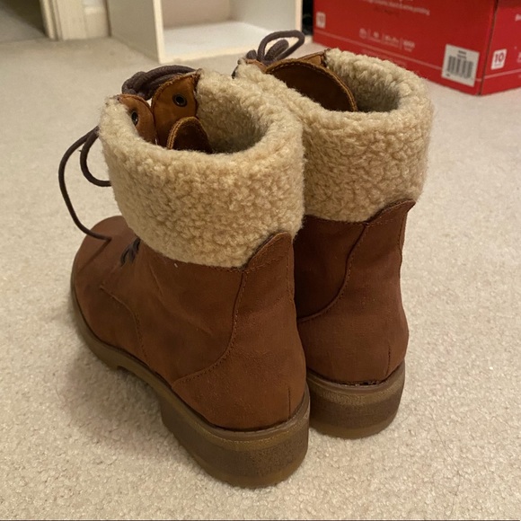 🟤 Brown Suede Boots with Fur - Picture 10 of 11